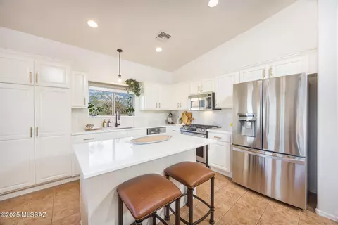 Kitchen - 3509 E Slippery Rock Dr, Vail, AZ 85641 photo 3 of 4