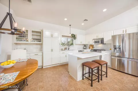 3509 E Slippery Rock Dr, Vail, AZ 85641