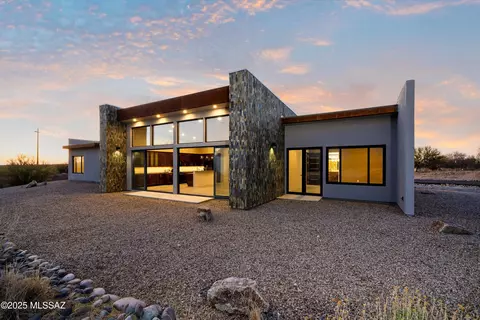 14085 N Dust Devil Dr, Tucson, AZ 85739