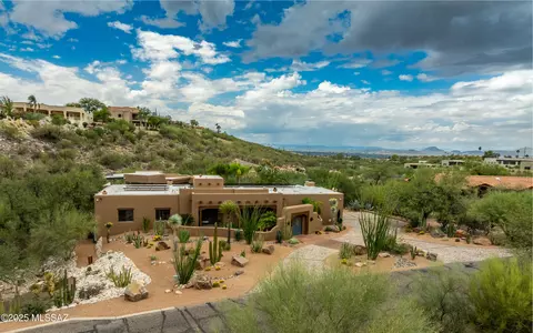5650 E Pinchot Rd, Tucson, AZ 85750