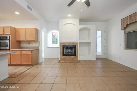 Living - 14085 E Copper Mesa Ct, Vail, AZ 85641 photo 9 of 9