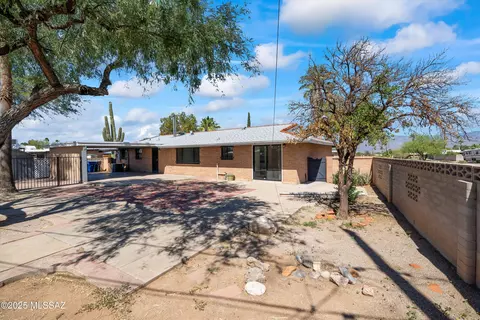 Exterior - 7456 E 35th St, Tucson, AZ 85710 photo 3 of 5
