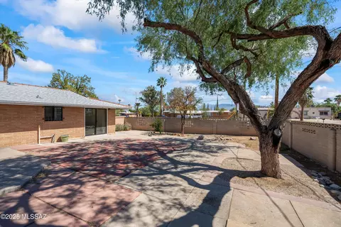 Exterior - 7456 E 35th St, Tucson, AZ 85710 photo 4 of 5