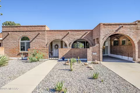 236 E Paseo Churea, Green Valley, AZ 85614