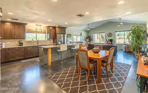 5302 N Sanders Rd, Tucson, AZ 85743