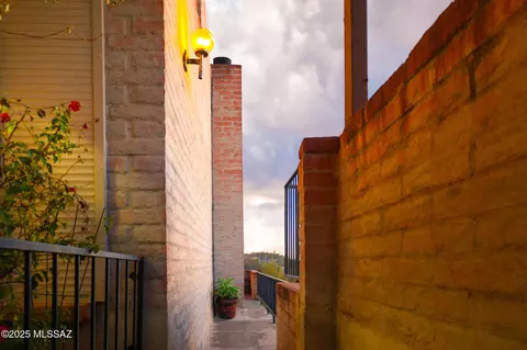 1900 E Campbell Ter, Tucson, AZ 85718 photo 36
