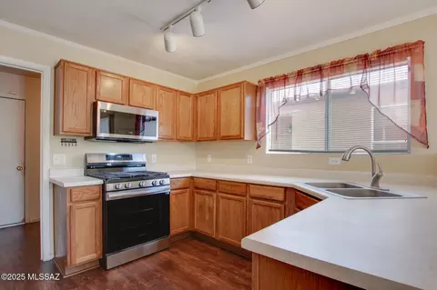 Kitchen - 3830 Eventide St, Tucson, AZ 85706 photo 2 of 4