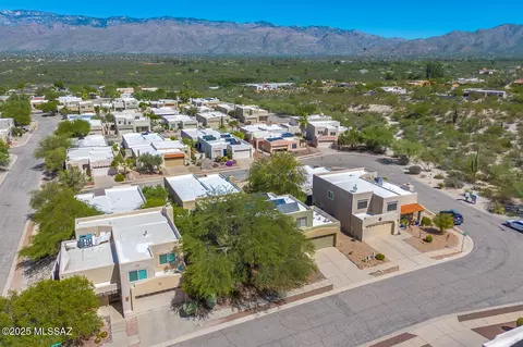 View/Area - 10401 E Rushlight Dr, Tucson, AZ 85748 photo 5 of 9