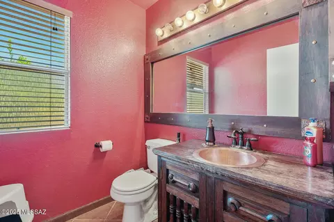Bath - 10401 E Rushlight Dr, Tucson, AZ 85748 photo 1 of 3