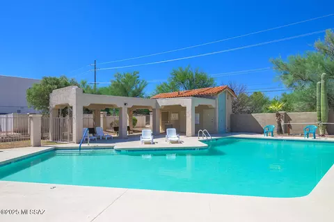 Exterior - 10401 E Rushlight Dr, Tucson, AZ 85748 photo 8 of 9