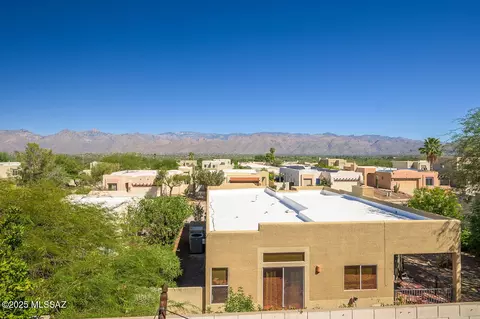 View/Area - 10401 E Rushlight Dr, Tucson, AZ 85748 photo 3 of 9