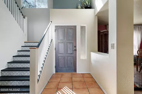Entry Way - 10401 E Rushlight Dr, Tucson, AZ 85748 photo 3 of 5
