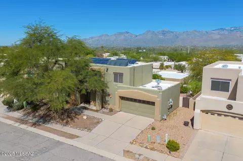 10401 E Rushlight Dr, Tucson, AZ 85748
