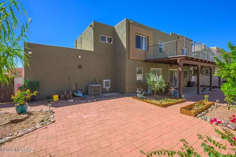 Exterior - 10401 E Rushlight Dr, Tucson, AZ 85748 photo 4 of 9