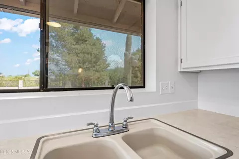Kitchen - 10025 Eric Alan Pl, Tucson, AZ 85748 photo 3 of 3