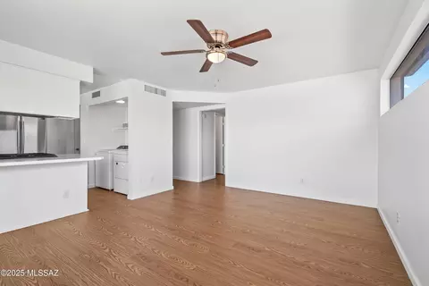 Living - 10025 Eric Alan Pl, Tucson, AZ 85748 photo 7 of 7