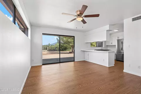 Living - 10025 Eric Alan Pl, Tucson, AZ 85748 photo 5 of 7