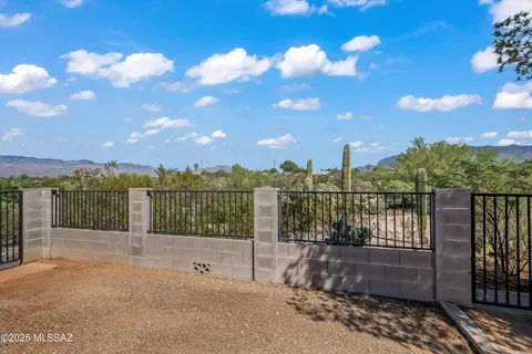 Exterior - 10025 Eric Alan Pl, Tucson, AZ 85748 photo 6 of 6