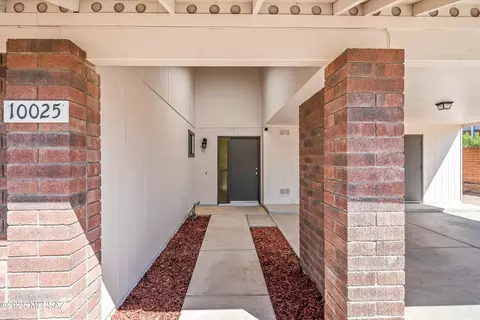 Entry Way - 10025 Eric Alan Pl, Tucson, AZ 85748 photo 1 of 1