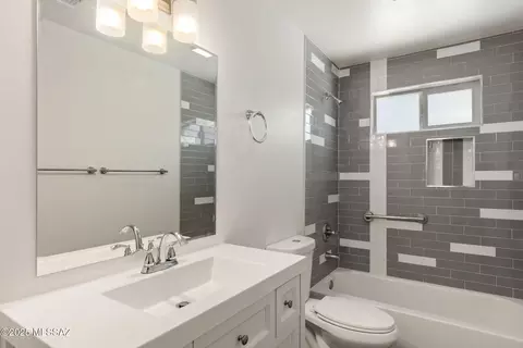 Bath - 1304 E 13th St, Tucson, AZ 85719 photo 2 of 4