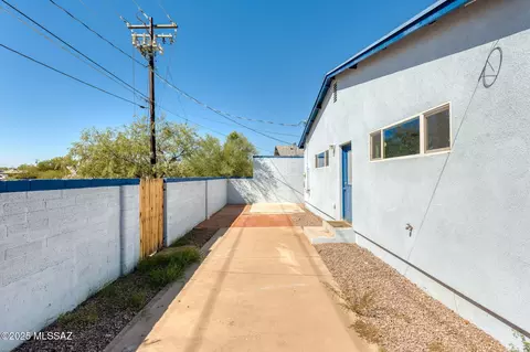 Exterior - 1304 E 13th St, Tucson, AZ 85719 photo 13 of 15