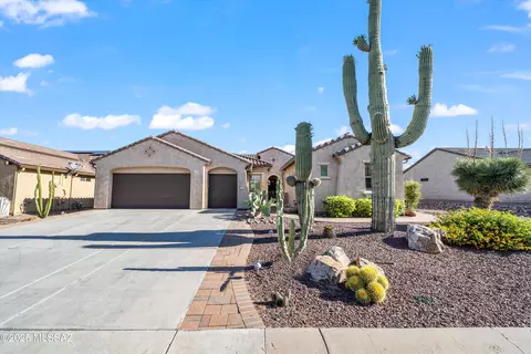 1795 E Coastland Dr, Green Valley, AZ 85614