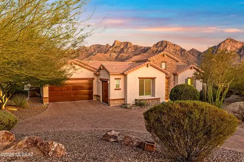 755 E Naranja Dr, Oro Valley, AZ 85737