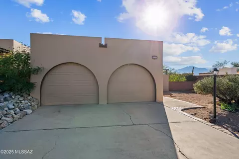 2661 S Camino Vega, Green Valley, AZ 85622