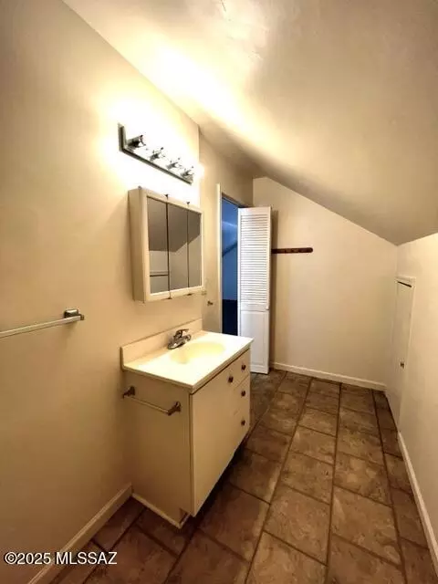 Bath - 4741-4745 E 2nd St, Tucson, AZ 85711 photo 9 of 9