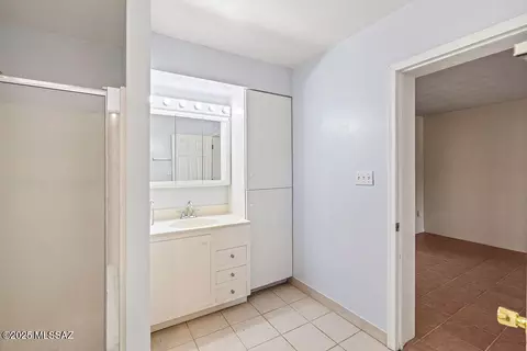 Bath - 4741-4745 E 2nd St, Tucson, AZ 85711 photo 6 of 9
