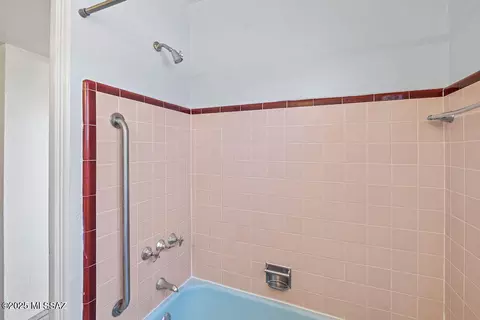 Bath - 4741-4745 E 2nd St, Tucson, AZ 85711 photo 5 of 9