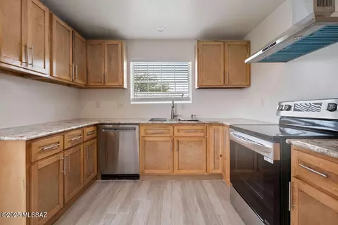 Kitchen - 4741-4745 E 2nd St, Tucson, AZ 85711 photo 3 of 6