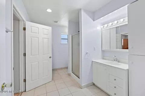 Bath - 4741-4745 E 2nd St, Tucson, AZ 85711 photo 7 of 9
