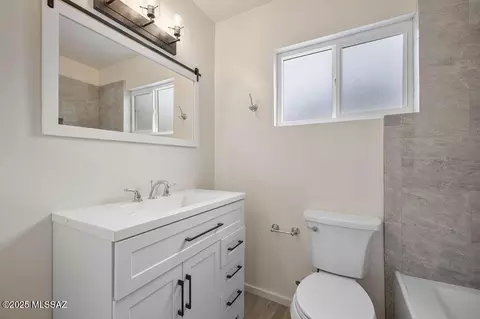 Bath - 4741-4745 E 2nd St, Tucson, AZ 85711 photo 2 of 9
