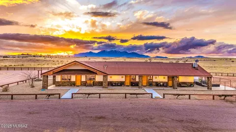 68 Curly Horse Rd, Sonoita, AZ 85637