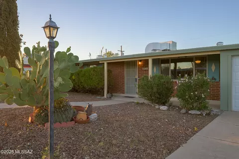 8525 E 3rd St, Tucson, AZ 85710