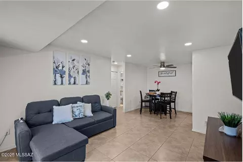 6615 E Golf Links Rd #4, Tucson, AZ 85730