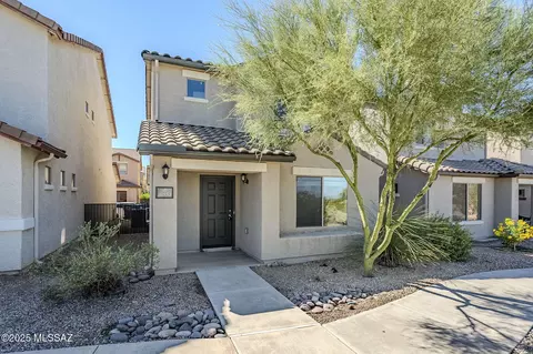 10553 E Singing Canyon Dr, Tucson, AZ 85747