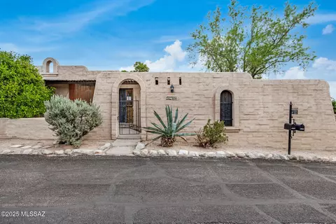 5250 N Pueblo Villas Dr, Tucson, AZ 85704