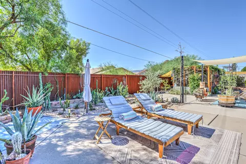 Exterior - 2981 W Holladay St, Tucson, AZ 85746 photo 7 of 10