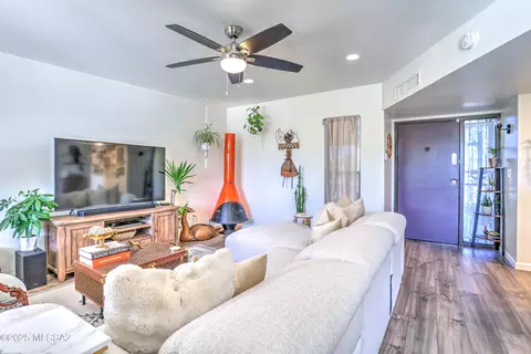 Living - 2981 W Holladay St, Tucson, AZ 85746 photo 3 of 3