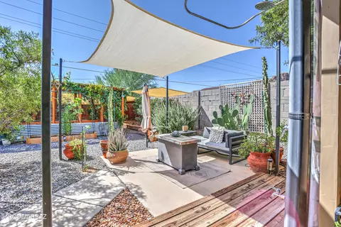 Exterior - 2981 W Holladay St, Tucson, AZ 85746 photo 5 of 10