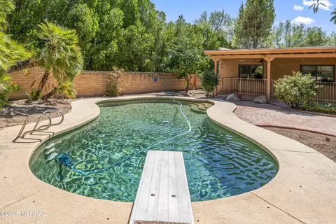 12445 E Sutter Mill St, Tucson, AZ 85749 photo 2