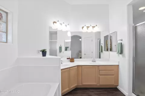 Bath - 6329 Camino De Cabaluna, Tucson, AZ 85704 photo 1 of 4