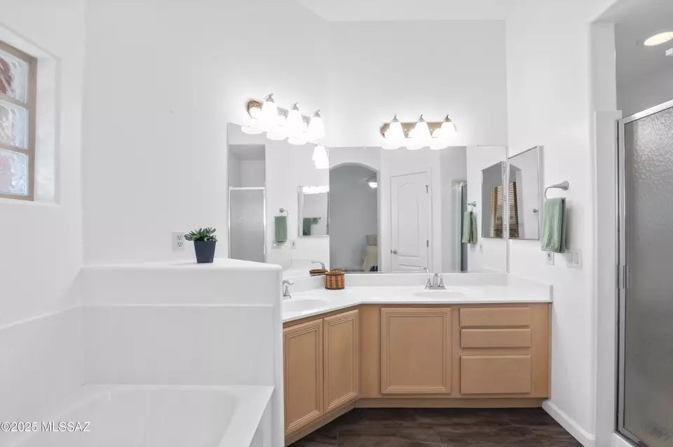 Bath - 6329 Camino De Cabaluna, Tucson, AZ 85704 photo 1 of 4