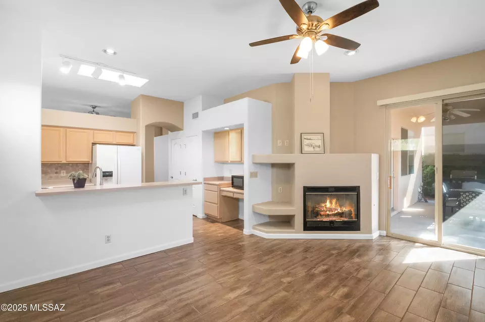Living - 6329 Camino De Cabaluna, Tucson, AZ 85704 photo 4 of 4