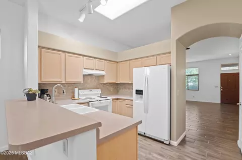 Kitchen - 6329 Camino De Cabaluna, Tucson, AZ 85704 photo 1 of 4
