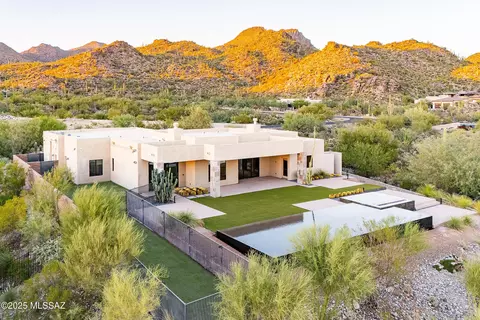 4711 W Lone Dove Dr, Marana, AZ 85658