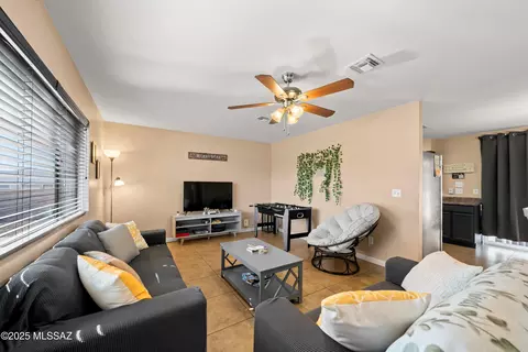 2115 N Avenida El Capitan, Tucson, AZ 85705