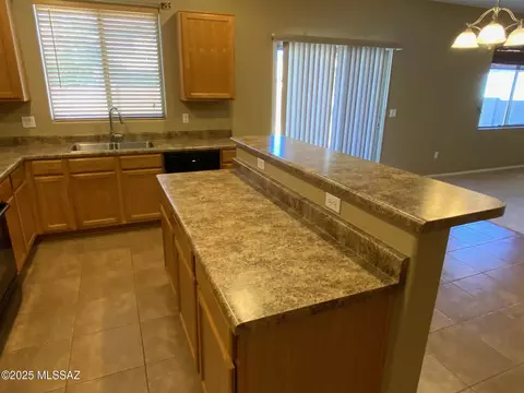 Kitchen - 12787 E Hartshorn Pass, Vail, AZ 85641 photo 3 of 3